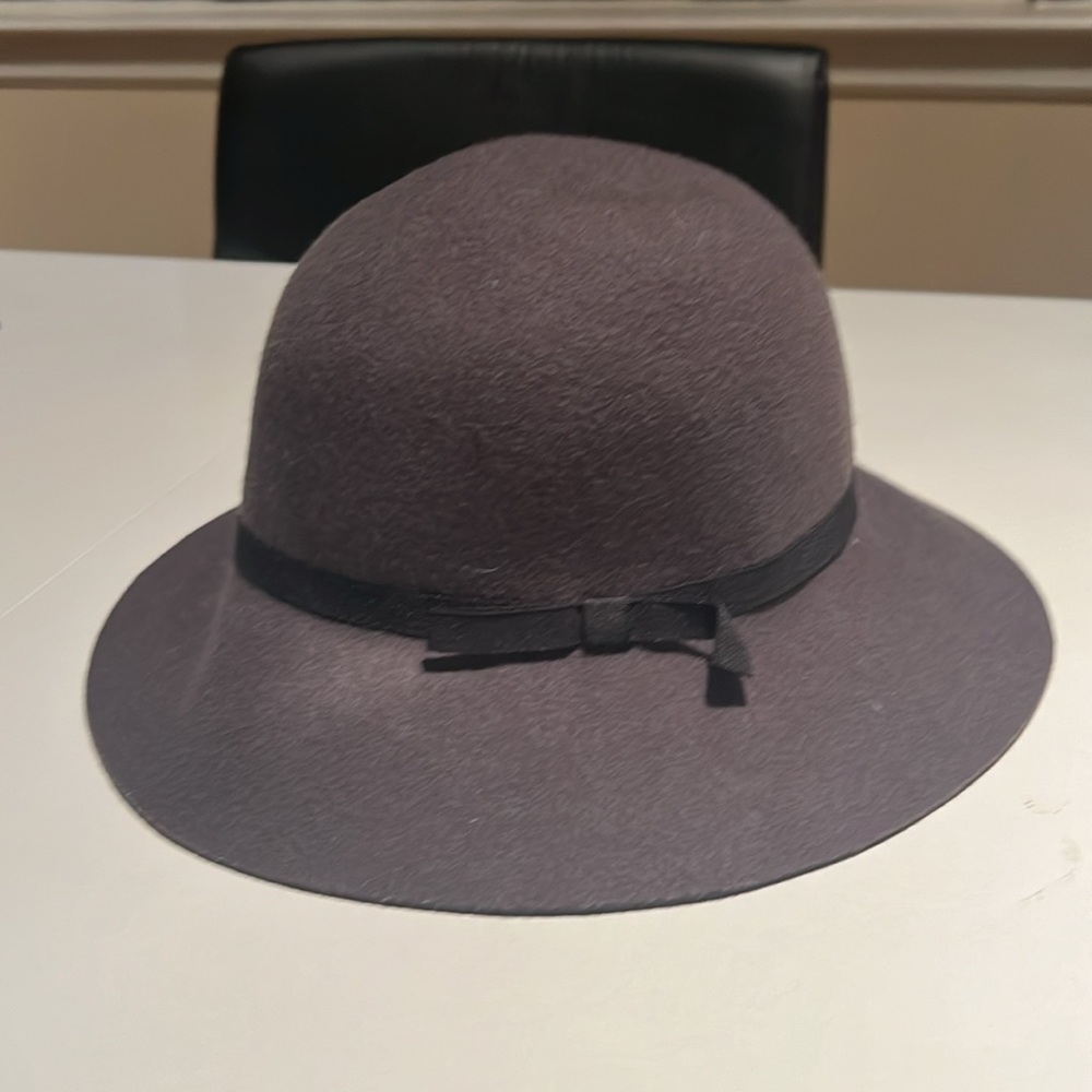 Perfect spring/fall hat! 100% wool - Picture 3 of 3